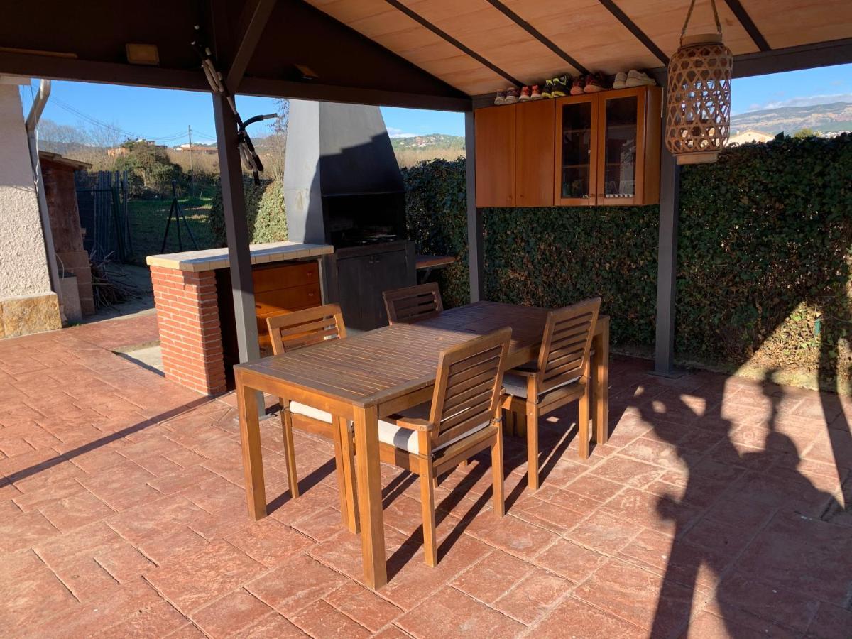 Villa Moli Den Burch Santa Eulalia de Ronsaná Esterno foto